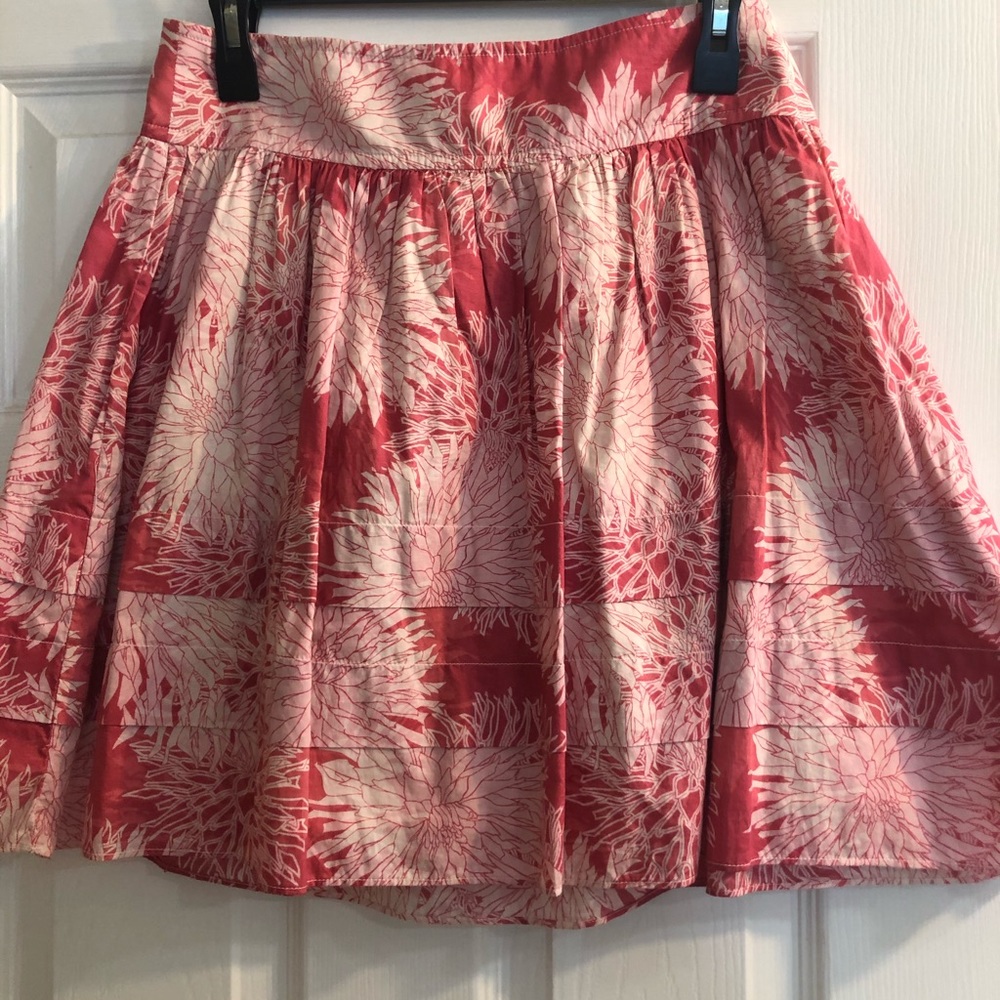 Gap skirt